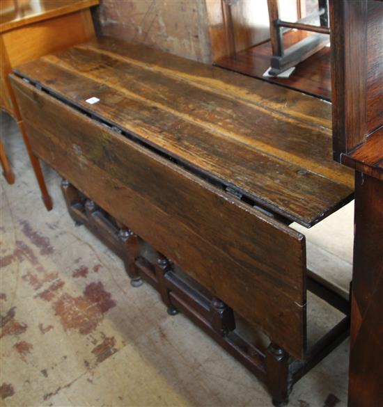 An 18th century oak double gateleg dining table, L.5ft 2in. H.2ft 5in.